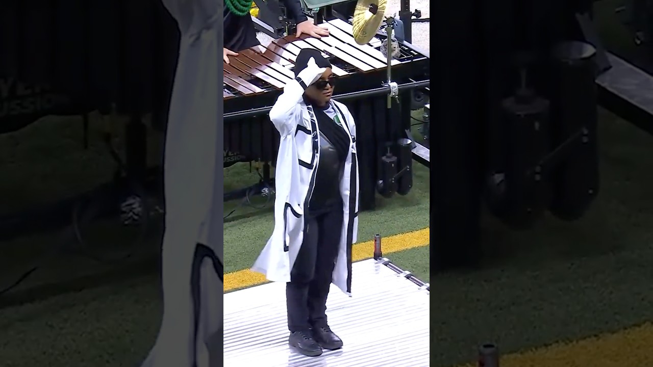 4. That coat looks awfully familiar 🤔