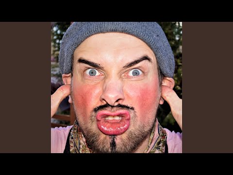 Aufsaugen alte Frau, die auf einem Furz schreit Verrückt Fotze mit rotz Höschen