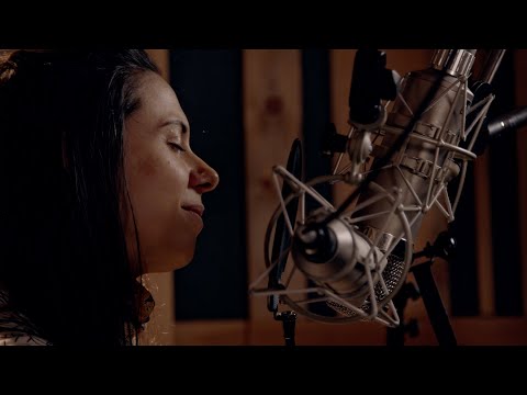 Olivia Trummer - "You Are The Sunshine Of My Life" (Live recording at GB's Juke Joint, NYC)