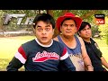 Haunted गाँव के रास्ते में किसे देखकर चौंक�
