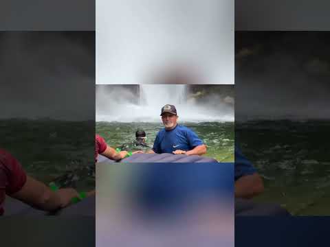 Vô e os genros na cascata Uirapuru, em Nova Lacerda MT