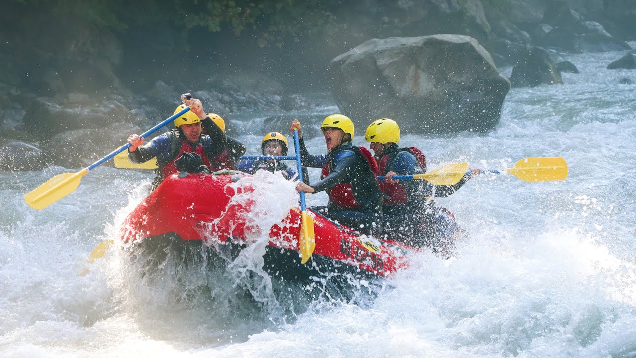 Embark on an exhilarating rafting adventure on the Lutschine River!