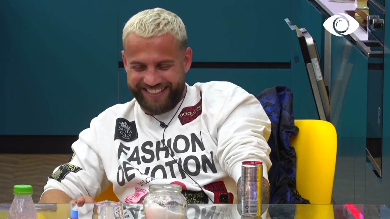 Nuk jam edukatore/ Kiara: Secili t'i lajë enët e tij