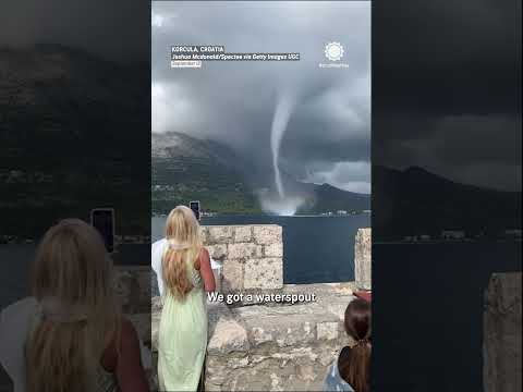 WATERSPOUT のサムネイル