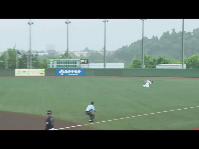 【ファーム】イーグルス・田中和基がライト前の打球をスライディングキャッチ!! 2022年7月7日 東北楽天ゴールデンイーグルス 対 千葉ロッテマリーンズ