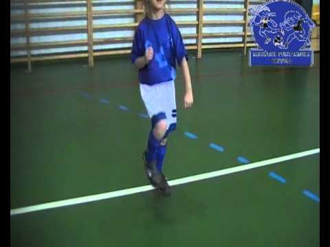 POTROJENIE KROK1 - EKS Kolektyw Radwanice - podstawy piłki nożnej