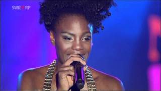 Noisettes-_- Every._Now._And._Then.-_-(Live - New._Pop._Festival._2009-[HD]-_-