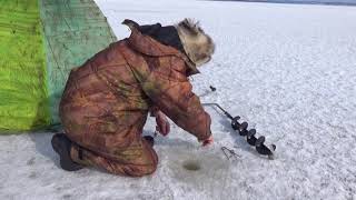 Крепеж зимней палатки ко льду