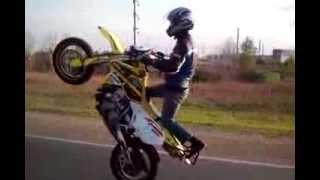 preview picture of video 'Barnaul suzuki Drz400 long wheelie'