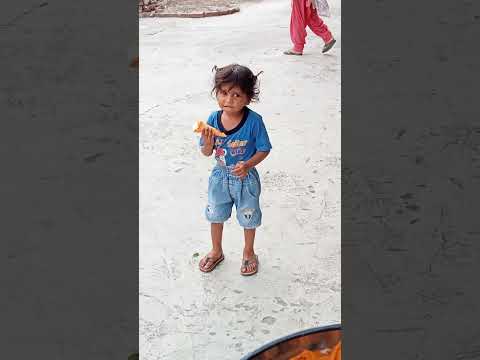 aru maje se icecream kha rahi hai video like channel subscribe Karen