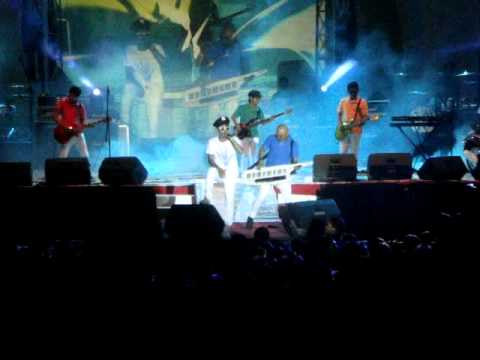 TOLBANDTOL - Nada Disco @Central Parkir (Pre Luanching Alb.We All Dancer) 2011.MPG