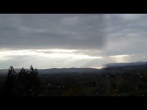 Wskazówki -  widok z Jabłonicy Polskiej. Teren prywatny.