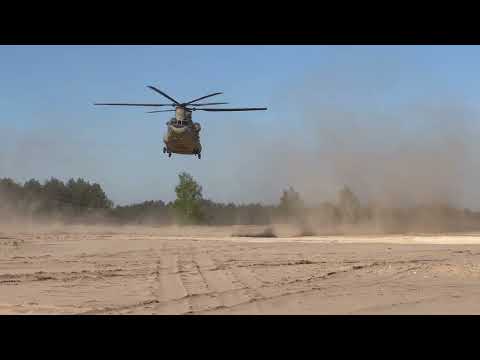 RNLAF Chinook CH-47F Pilot showing skills (lowflying) #chinook #RNLAF #298squadron