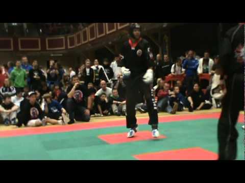 Raymond Daniels vs Bobby Wallace Irish Open 2011