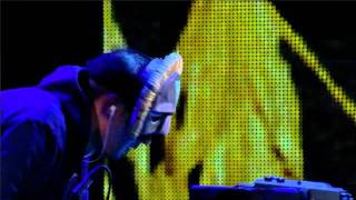 SBTRKT - &quot;Wildfire (feat. Drake &amp; Little Dragon)&quot; ||| iTunes Festival London - July 14th 2011