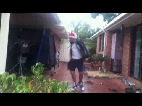 J-Bounce christmas hardstyle shuffle.