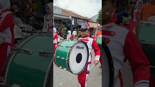 Download lagu Maju Tak Gentar versi drumband mp3