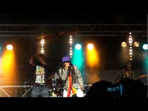 MYSTIKAL HEIGHTS AND WOKAZ  1ER PARTIE DE JAH CURE EN MARTINIQUE ( MAI 2012 )