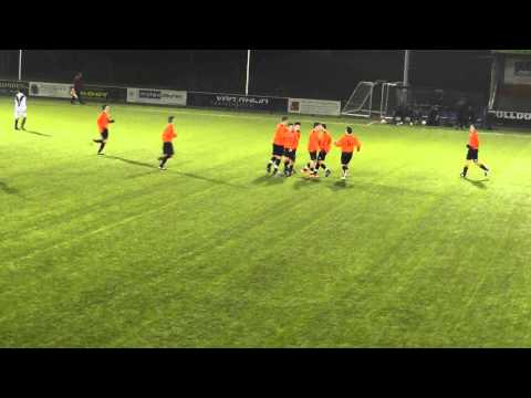 11 jan 2011 VV De Meern B1 - DHC B1 vr 3-2 Doelpunt Indy..dat moet ie niet doen...