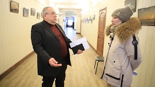 Светлана Климова обсуждает с заместителем главы города Сигаевым Алексеем судьбу приюта для животных