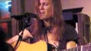 Juliana Hatfield "I Picked You Up" Live (Sans 1st Verse)