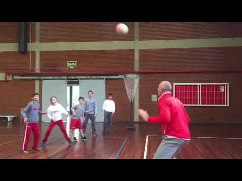 Em ritmo de copa do mundo nas aulas de educação física do Colégio Mauá (sextos anos)