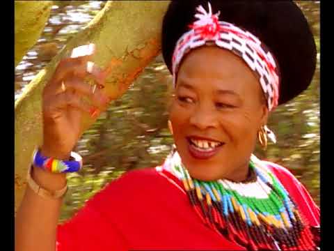 Mahlathini and the Mahotella Queens - Umuntu Ngumuntu (Official Music Video)