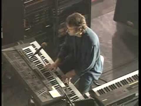 Genesis - Land of Confusion - Tony Banks Cam