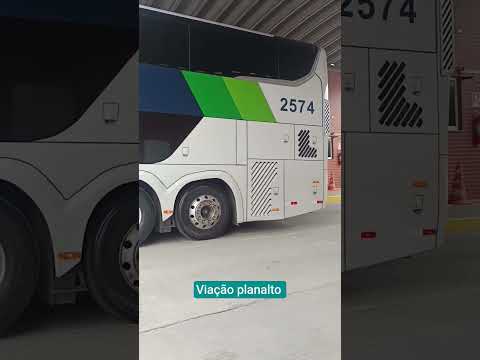 carro da viação planalto chegando na garagem da Santa Cruz em são Paulo