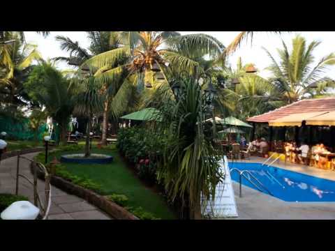 Территория отеля и выход к морю