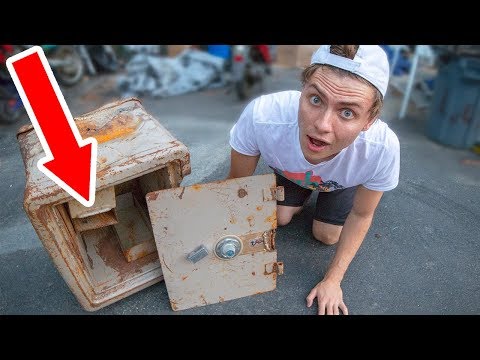 I FOUND SOMETHING HIDDEN IN THE SAFE!! Video