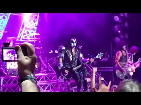 Kiss Sweet Pain Kiss Kruise VII night one