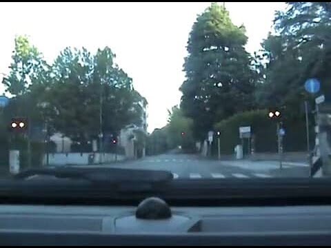 In viaggio in auto con un brano dei POOH a Varese.