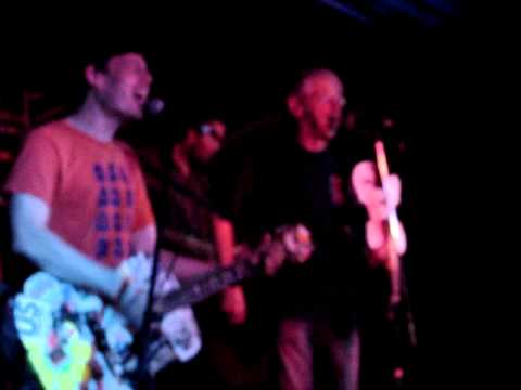 Peter Stampfel ( Holy Modal Rounders) Jeffrey Lewis Adelphi June 4 2013 Hull 'The Bird Song' etc !!