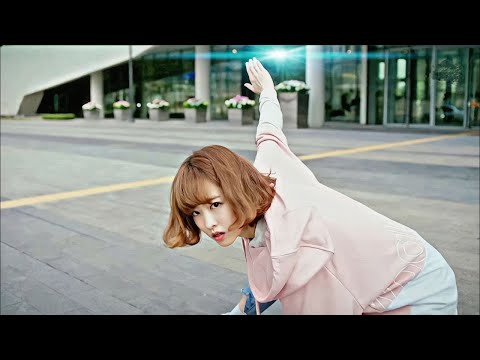 They Don't Know This Cute Girl Is Stronger than 100 Men Combined