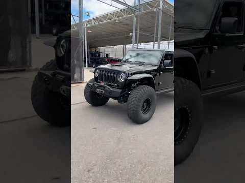 The NOISE this Jeep Gladiator makes is INSANE!