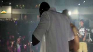 Soulja Boy &amp; Gucci Mane perform PRETTY BOY SWAG @ V103 7th annual car show in Atlanta GA