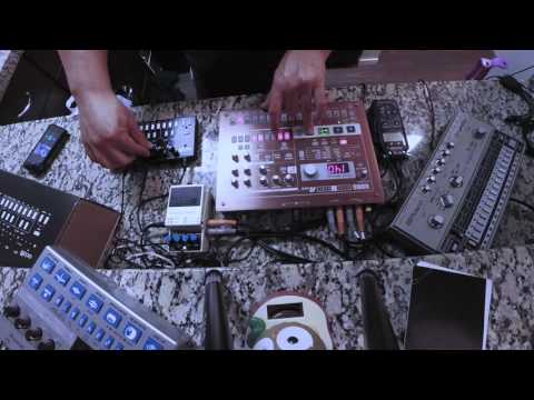 Twisted Electrons Acid8 MK.II Test Run: Acid8 vs. Electribe ER-1 MK.II