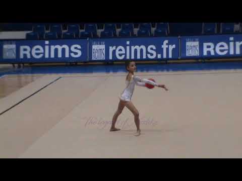 Danaée COLLARD ballon - 2013 Gala de charité Reims 2 février