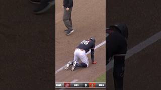 Download lagu Max Kepler INJURED! Left yesterday’s game with neck spasms… mp3
