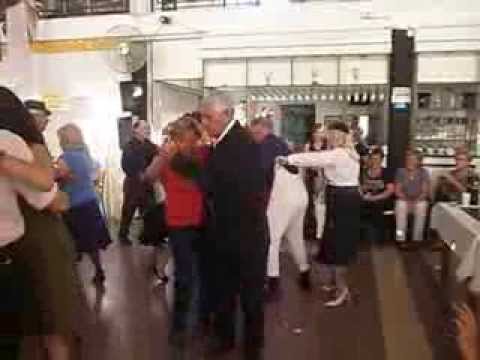 " EL CONVENTILLO CON LA RUBIA MIRELLA "