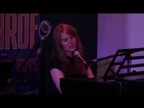 ONE STEP DANCE [Live Performance]