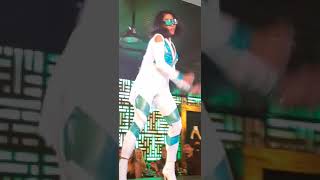 Asiasf Dee performs