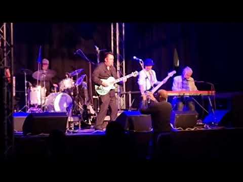 Ruzz Guitars featuring guests Pete Gage and Jon Amor Going to the City