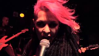 LA GUNS (Tracii Guns &amp; Dilana) Documentary Short