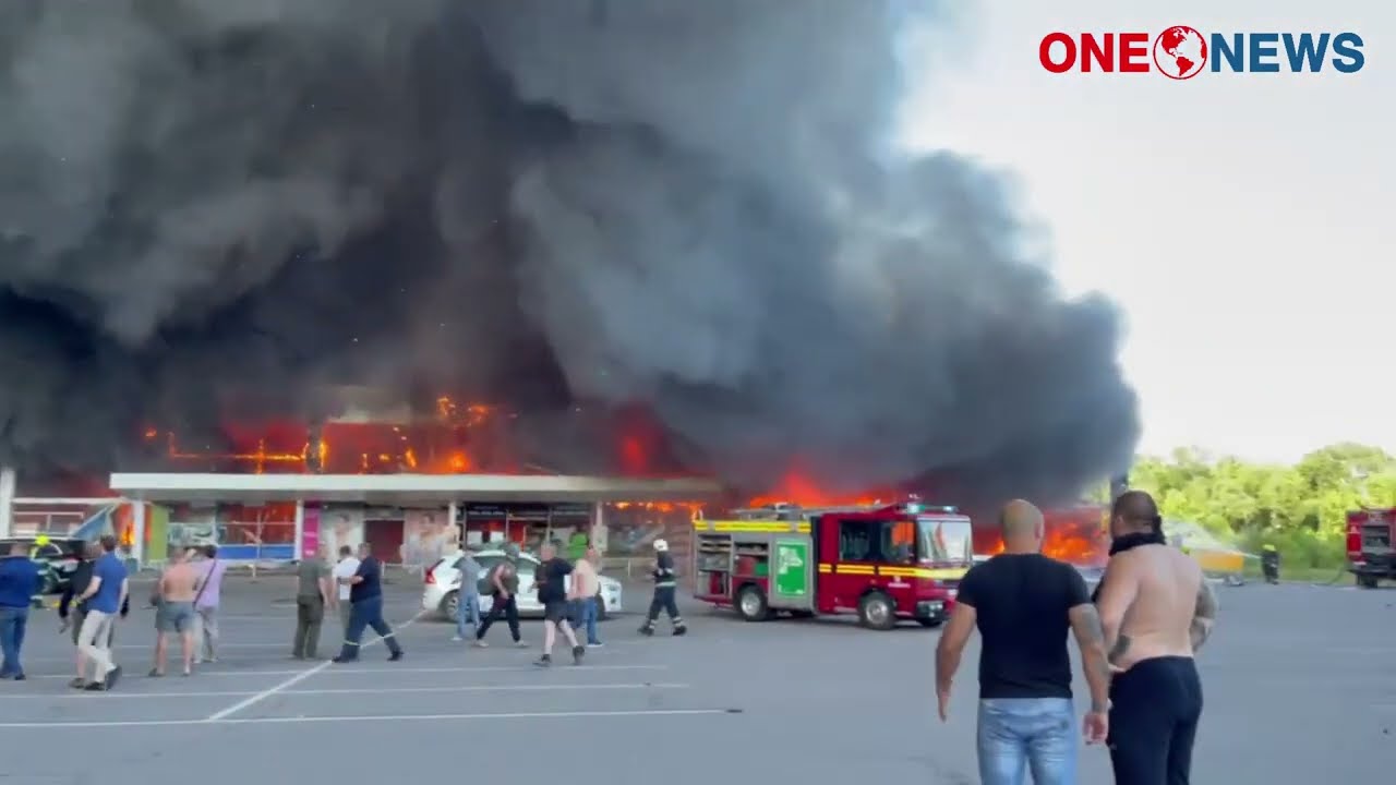 Кременчук зараз горить ТЦ. Видео