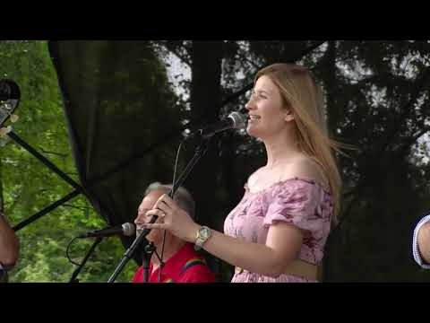 Janez Doltar z belokranjskimi tamburaši 2