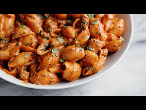 Creamy Red Pepper Shells