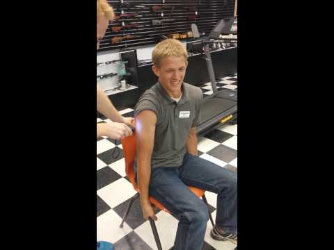 Discount Pawn employee tasered with a 20,000,000 volt stun gun!!!