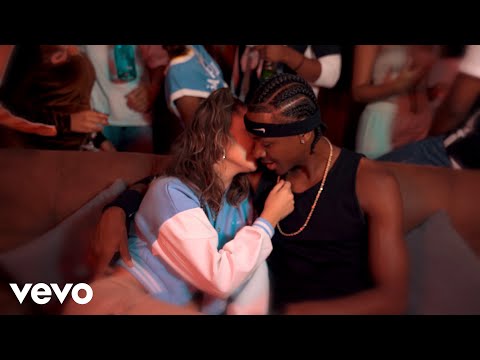 8Nights - Live a Bit (Official Music Video)